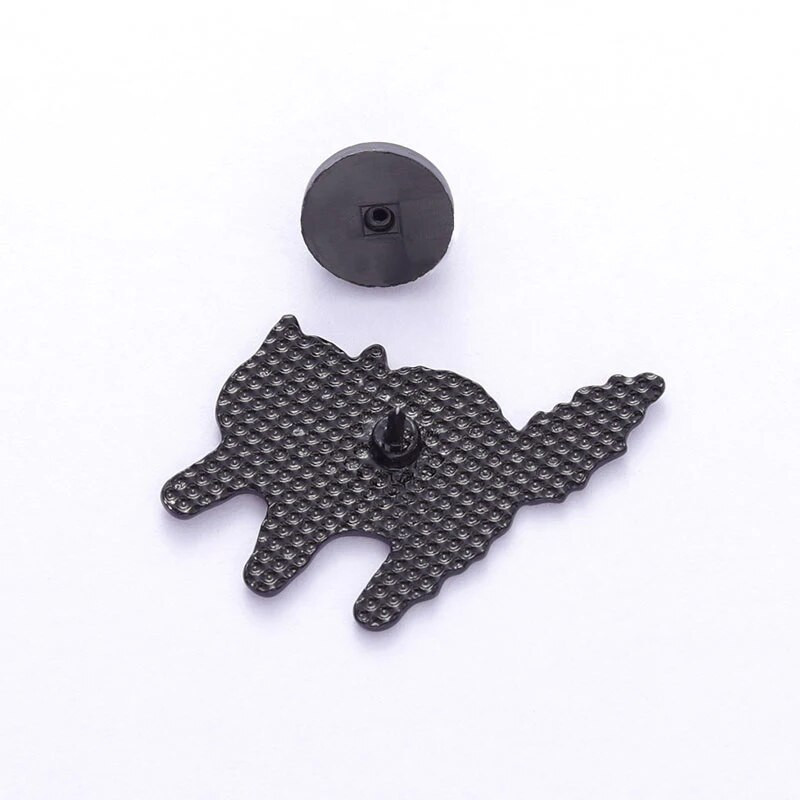 Mustad kassid emailnõelad Kohandatud suured silmad kassipoja prossid rinnamärgid lillelised loomad multifilmid naljakad ehted kingitus sõpradele