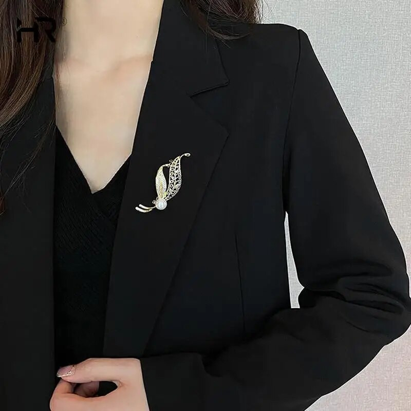 3 szín virágzománc bross elegáns tű strassz ékszer Női kardigán sál ruha ruhák egyszerű hajtóka kiegészítők