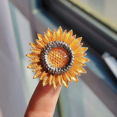 Trendikad täiskivist päevalilleprossid naistele kullavärvi luksuslikud disaineri klassikalised vintage metallist prossinõelad ehted