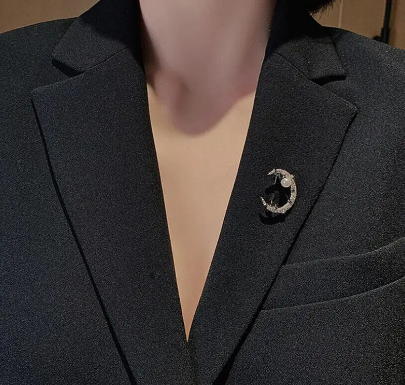 Uus pärlikivist pärgiga liblikpross naistele Barokne trendikas elegantne ringikujuline lehtedega pross, peo pulmakingitus