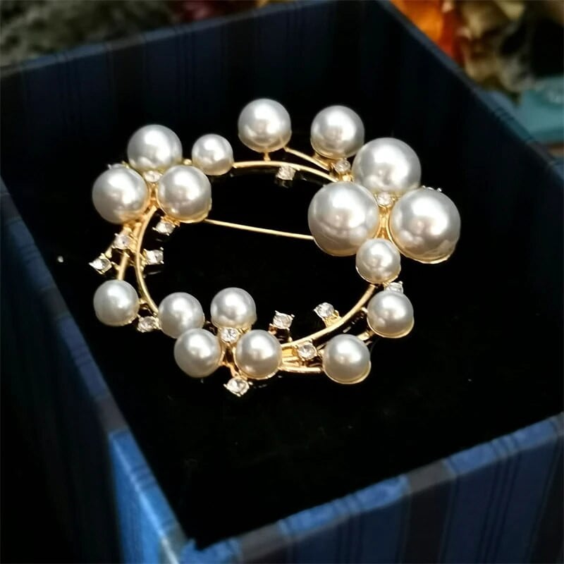 Didmeninė prekyba lydinio balto perlo krištoliniai krištoliniai kalėdiniai gėlių sagės segtukai moterims, merginoms, vestuviniai papuošalai, dovana