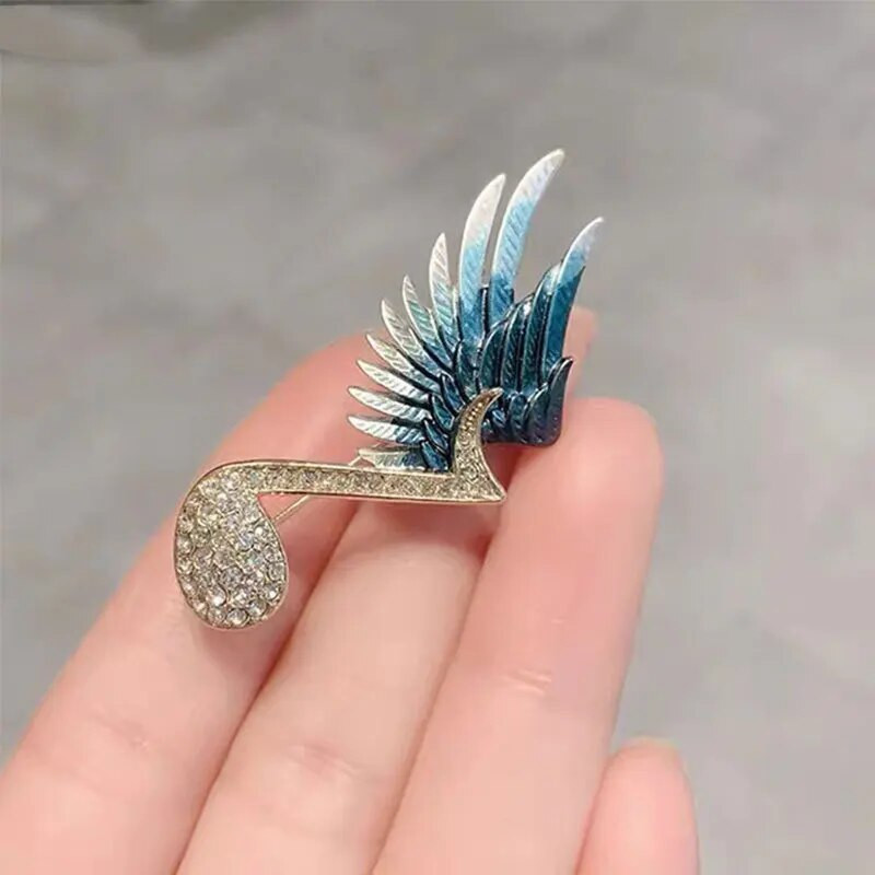 Uus Blue Angel Wing prossid Luksuslik ülikond reväär Rhinestone Note Pross naistele Ehted Peod Pulmarõivad Aksessuaarid