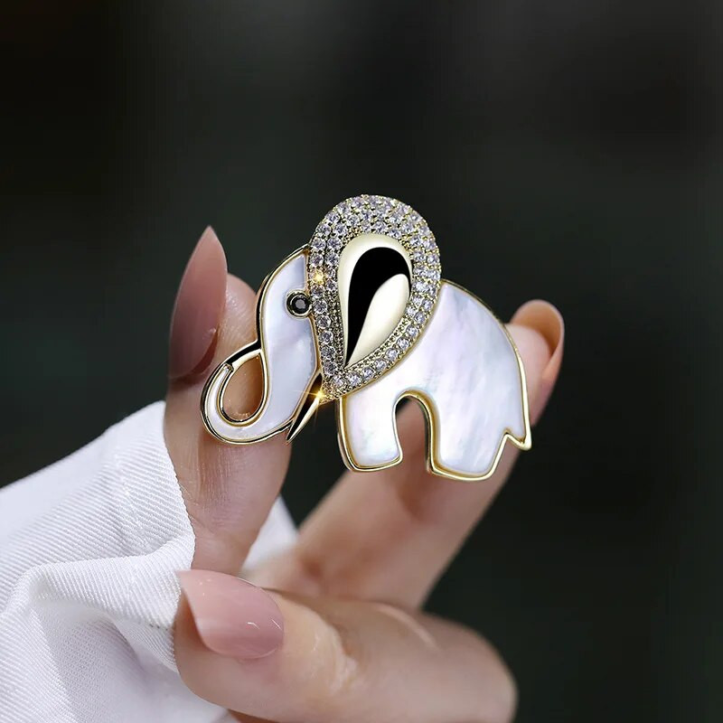 Χαριτωμένη μικρή καρφίτσα ελέφαντα για γυναίκες Μόδα Κομψές καρφίτσες για ζώα Φόρεμα καρφίτσας Πολυτελή κοσμήματα αξεσουάρ Δώρα για πάρτι