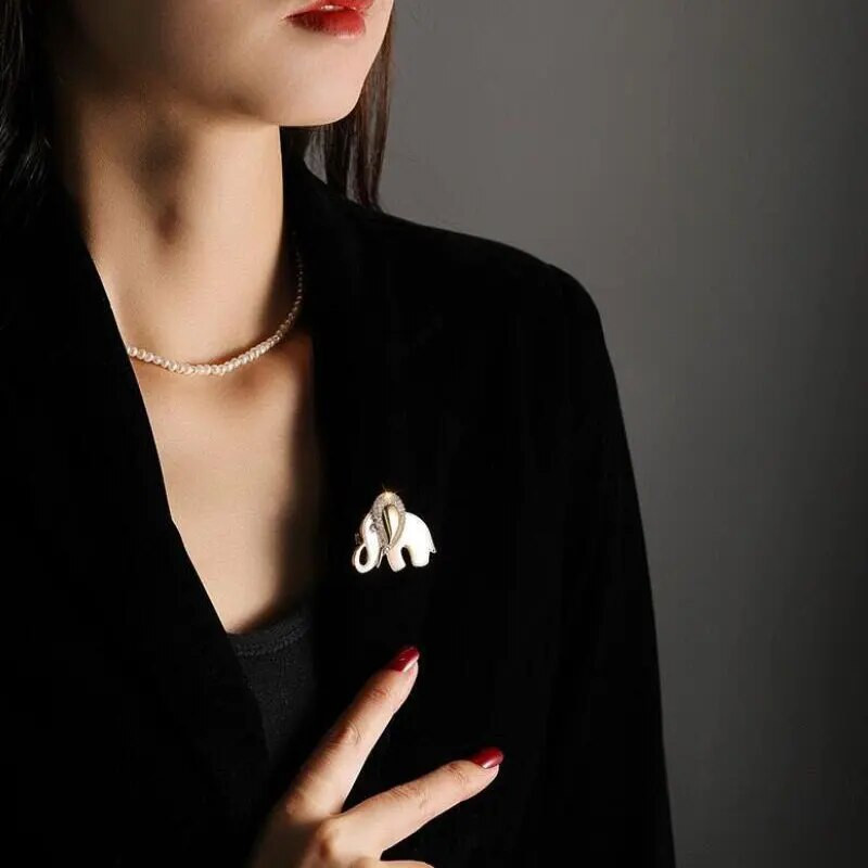 Χαριτωμένη μικρή καρφίτσα ελέφαντα για γυναίκες Μόδα Κομψές καρφίτσες για ζώα Φόρεμα καρφίτσας Πολυτελή κοσμήματα αξεσουάρ Δώρα για πάρτι