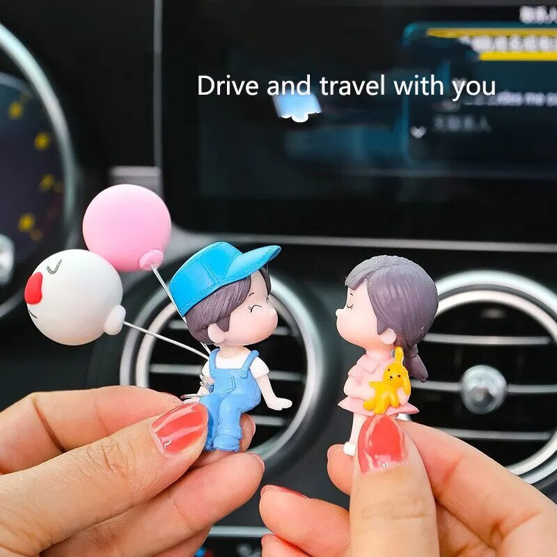 Automobilių poros papuošalai Automobilių interjero aksesuarai Mieli bučiuojantys pora Lėlės Elektrinių automobilių papuošimai Maži namų papuošalai