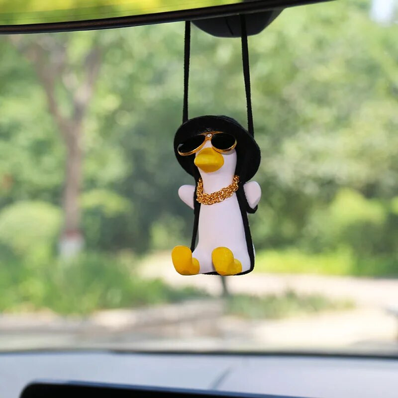 Anime Pink Swing Duck Automašīnas apdares kulons Mīlīgs Auto Atpakaļskata Spogulis piekārts Ornaments Sievietēm Automašīnas iekšpuses aksesuāri