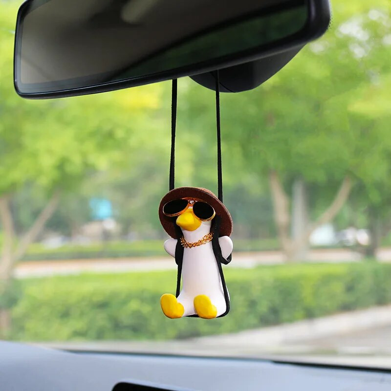 Anime Pink Swing Duck Automašīnas apdares kulons Mīlīgs Auto Atpakaļskata Spogulis piekārts Ornaments Sievietēm Automašīnas iekšpuses aksesuāri