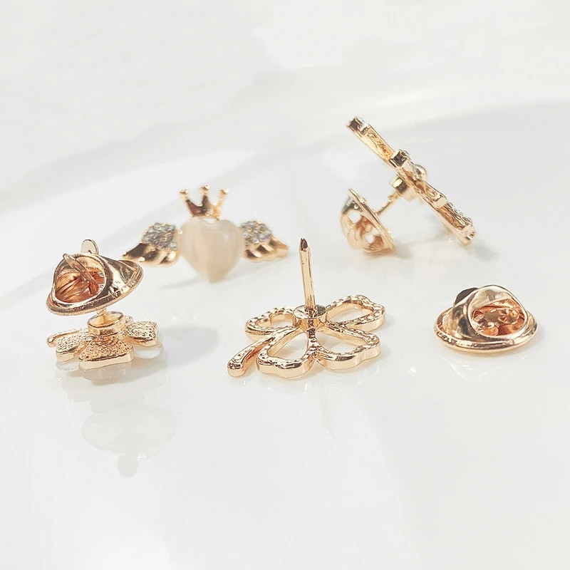 Opalno zelena broš s djetelinom s četiri lista Romantični nakit Dodaci Šarm Rhinestones Riba Mačka Krila Mašna Igla za rever Pokloni za djevojke