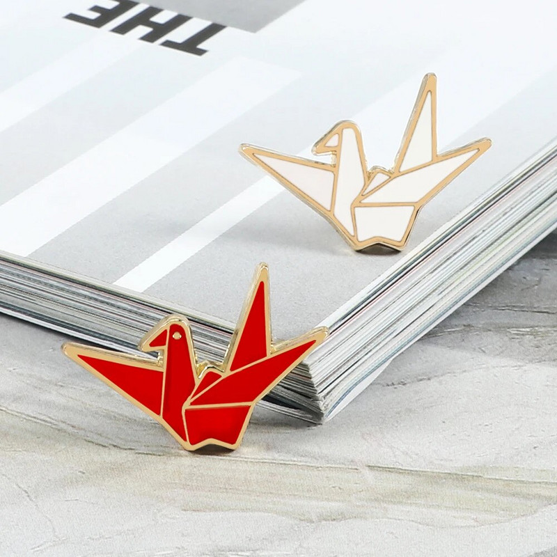 Armsad Hiina stiilis emailnõelad Lucky paberist kraana prossid naistele Sõbrad Mood Loomamärk Seljakott Revääriti Ehted Kingitus