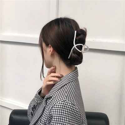 Peen metsa luksuslik päevalillelehtede tekstuuriga hai klamber Retroklambriga tagumine juukseklamber Isikupärastatud juukseaksessuaarid 2021