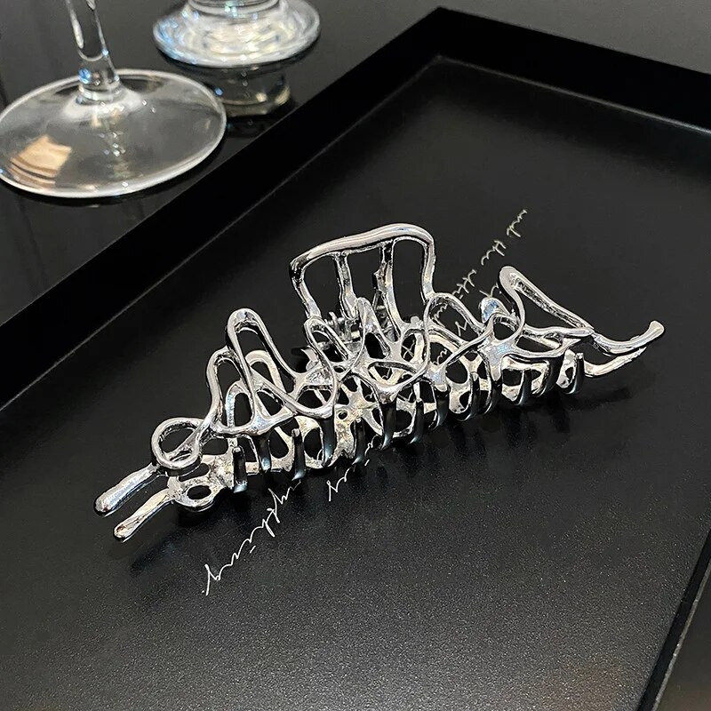 2022. aasta punk metallist juukseklambri nišš disain, metallist tuule tunnetus, suur haardeklamber Sense of Light Luksuslik hai klamber