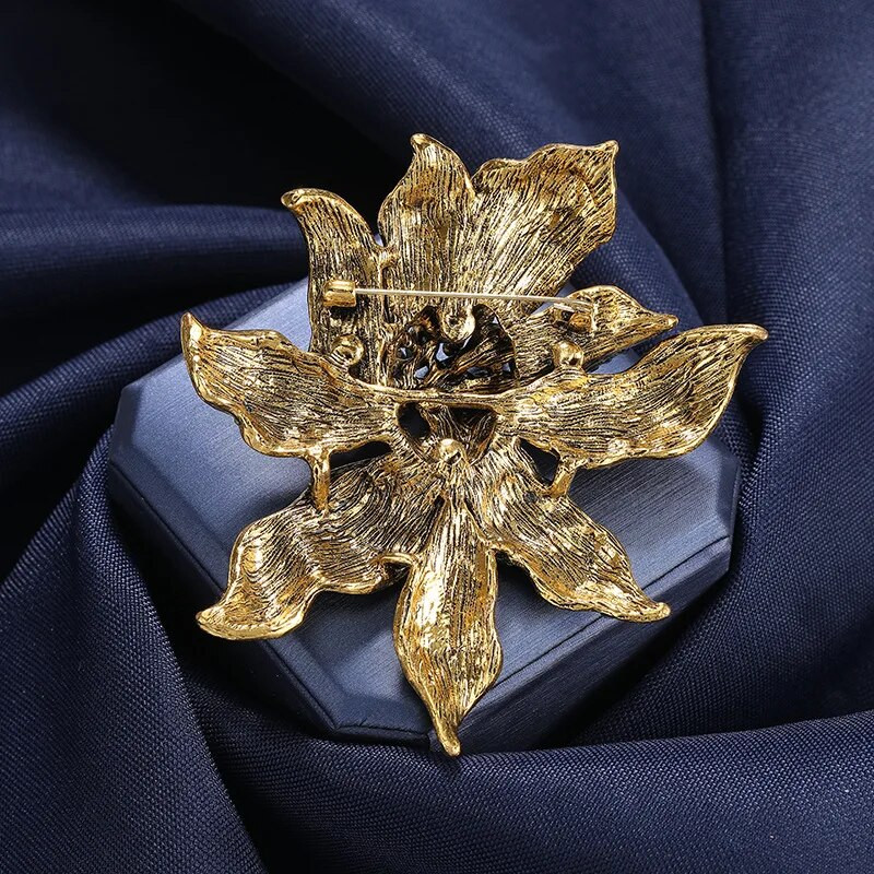 Ženski Elegantni veliki puni kristalni cvijet Luksuzni broševi Bedževi Dama Ležerna zabava Banket Sjajni butik igle Dodaci Corsage