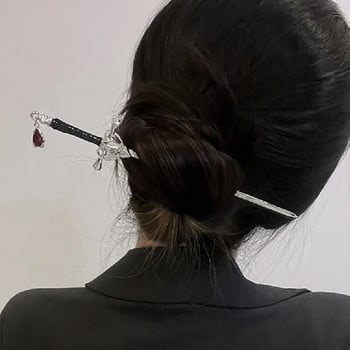 2023 Винтидж пънк китайски меч Рубинен висулка Фиби Пръчка за коса за жени Модна личност Метален пискюл Щипка за коса Аксесоари