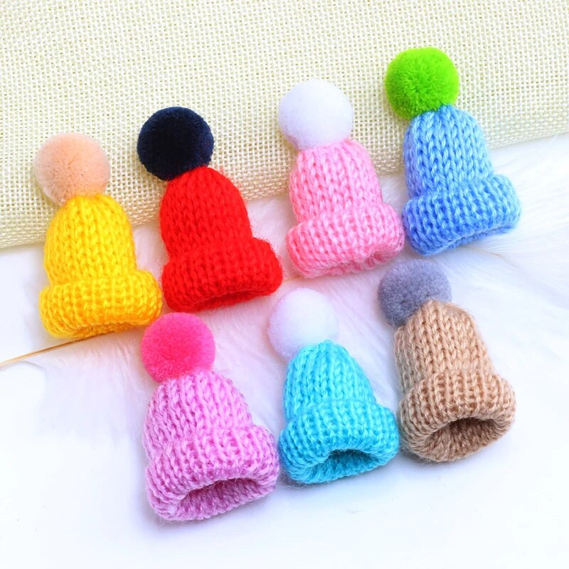 25 värvi Mini Armsad Mütsid Pins Värviline Kootud Müts Pross Juuksepall Kaunista Mantel Riidest Riidemärk Ehted Kingitus jõuludeks uusaasta