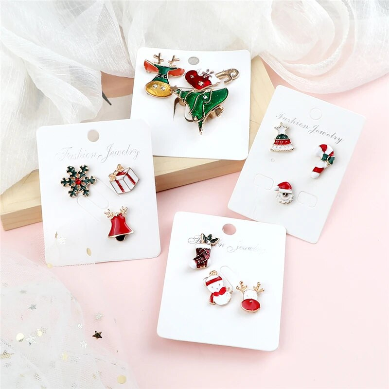 3 tk/komplekti jõuluseeria pross Jõuluvana põdra sokipuu lumememmenõelad Multikas armas metallist märk festivalipeoks, ehted kingitus