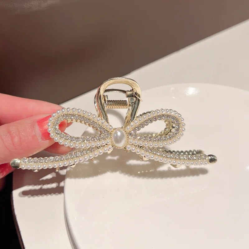 Novo elegantno pokrivalo za glavu s leptir kravatom u stilu vodenog dijamanta od bisera i morskog psa sa kopčom za kosu na stražnjoj strani