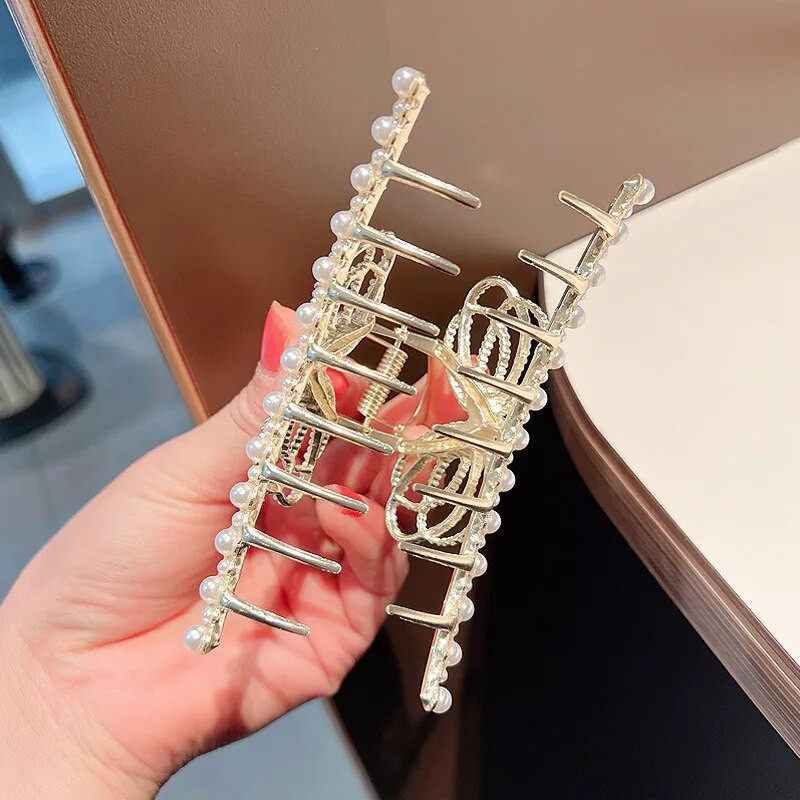 Novo elegantno pokrivalo za glavu s leptir kravatom u stilu vodenog dijamanta od bisera i morskog psa sa kopčom za kosu na stražnjoj strani