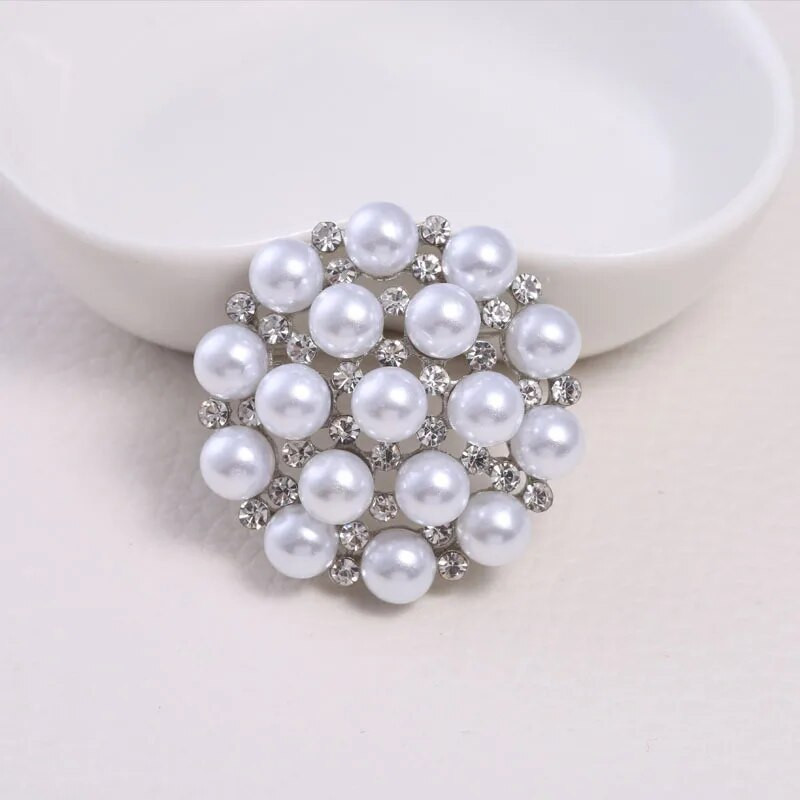 Dmari Γυναικεία καρφίτσα Πανέμορφη καρφίτσα πέτο Vintage στεφάνι Μεγάλο μαργαριτάρι πεσμένα φύλλα σήμα Αξεσουάρ για ρούχα Πολυτελή κοσμήματα