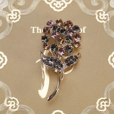 Dmari naiste pross Luksuslike aksessuaaride jaoks Riietus Klassikaline emailiga sulgedega revääriti Korea stiilis ehted