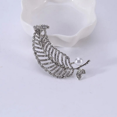 Dmari naiste pross Luksuslike aksessuaaride jaoks Riietus Klassikaline emailiga sulgedega revääriti Korea stiilis ehted