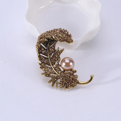 Dmari naiste pross Luksuslike aksessuaaride jaoks Riietus Klassikaline emailiga sulgedega revääriti Korea stiilis ehted