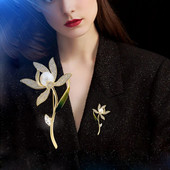 Elegantiškas kūrybingas narcizo korsažas moterims Kalnų krištolas gėlės Sagės Moteriški madingi aksesuarai Perlai Augalų Smeigtukai Papuošalai