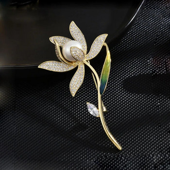 Елегантен креативен корсаж с нарцис за жени Брошки с цветя от кристали Дамски моден аксесоар Перли Растителни игли Бижута