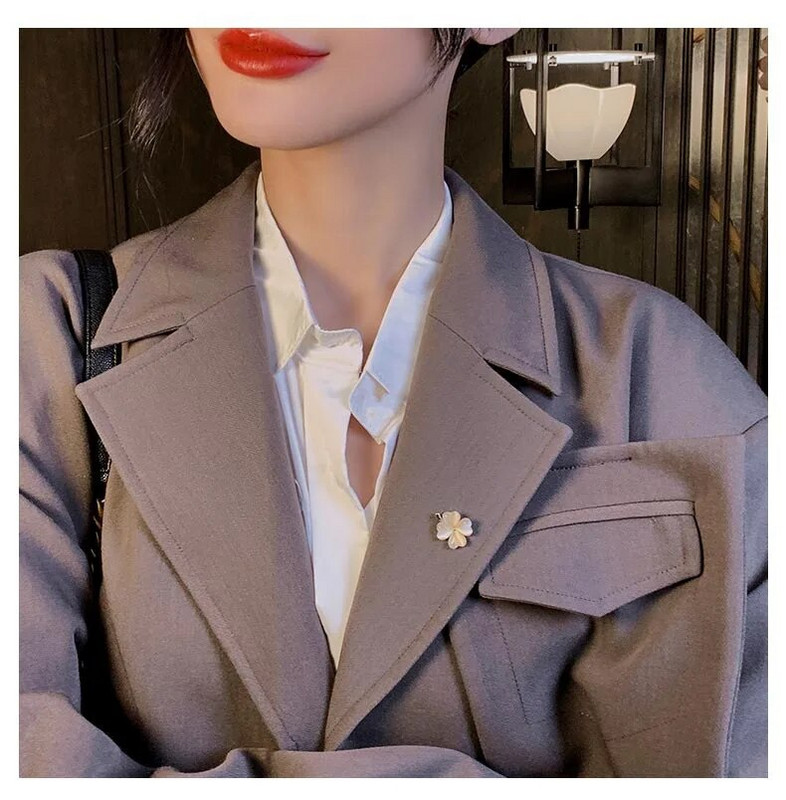 2023 Kuumad kivikroonlehtedest prossid naistele Loomingulised klassikalised kassid, loomad, prossid, Kleidid, rõivad, aksessuaarid, ehted, kingitused