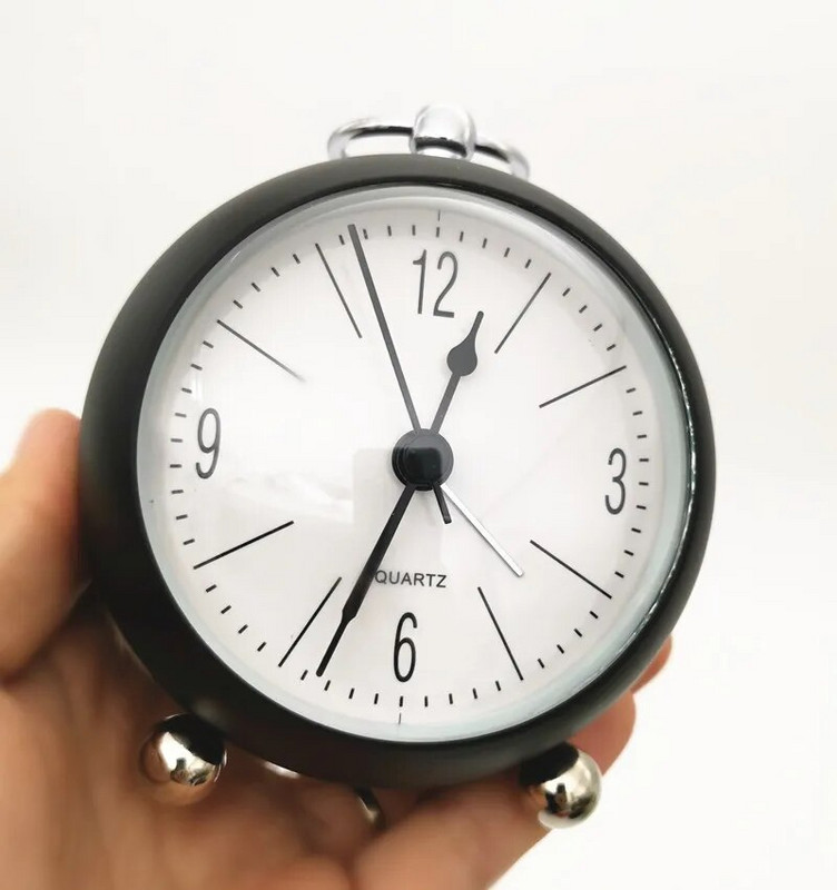 Retro budilica S tihim kazaljkom Satovi s dva zvona Noćna svjetla Dekoracija spavaće sobe Kućni dekor Vintage Antikna prijenosna budilica