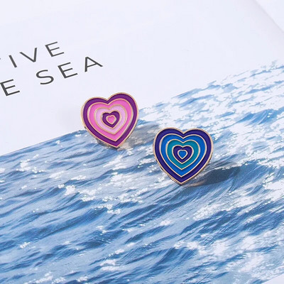 Vikerkaarevärvi südameemailnõelad Kollane punane oranž lilla pross reväär Märgikott Moeehted kingitus sõbrale