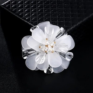 Vintažinės aukso spalvos dengtos gėlių segės moterims Vestuvių Kalnų krištolinis puokštė Bijoux Pins Drabužiai Papuošalai Priedai