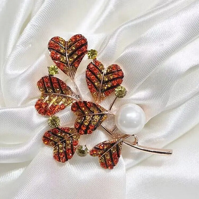 Vintažinės aukso spalvos dengtos gėlių segės moterims Vestuvių Kalnų krištolinis puokštė Bijoux Pins Drabužiai Papuošalai Priedai