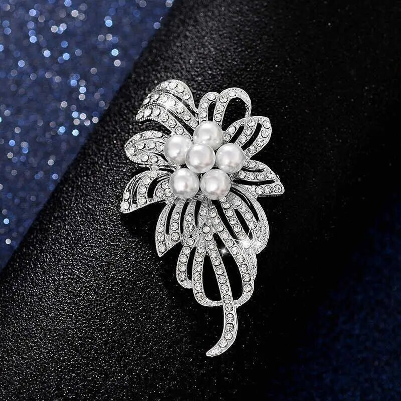 Vintažinės aukso spalvos dengtos gėlių segės moterims Vestuvių Kalnų krištolinis puokštė Bijoux Pins Drabužiai Papuošalai Priedai