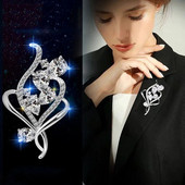 Jaunas ziedu formas saktas piespraudes Augstas kvalitātes vara kristāla elegantas piespraudes rotaslietas aksesuāri sievietēm brošām