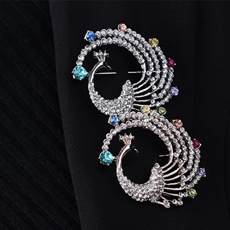 2023. aasta uued naissoost paabulind kivist prossid moevärvilised prossid meeste märgid loomad pross kristallist prossid nööpnõelad