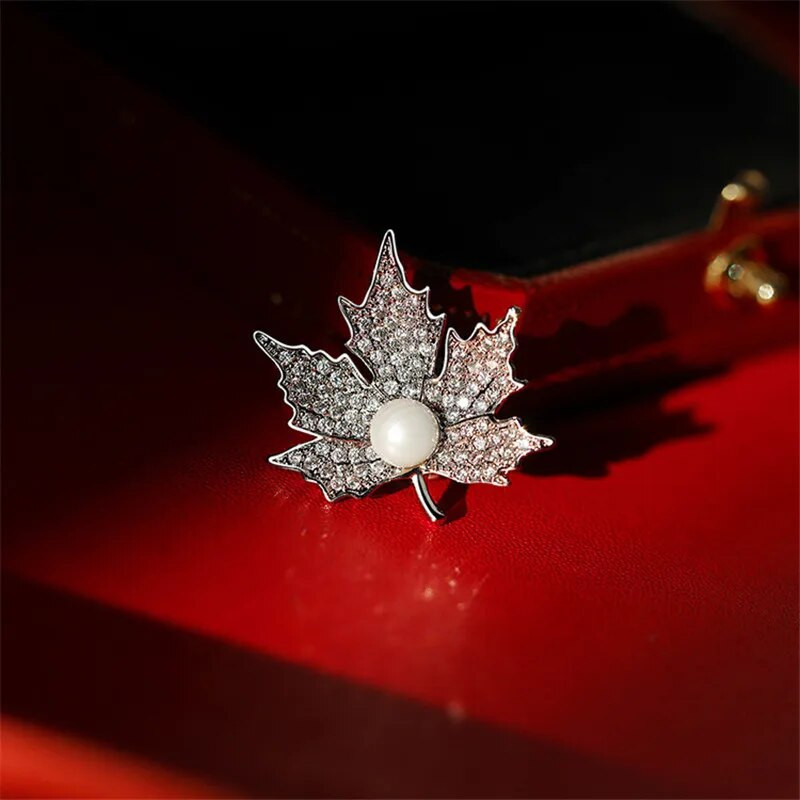 Klevo lapų sagės Krištoliniai Kalnų krištolai Lapeliai Sagė Perlų augalai Sagės Smeigtukai Moteriški Unisex Vestuvės Biuro papuošalai Dovana