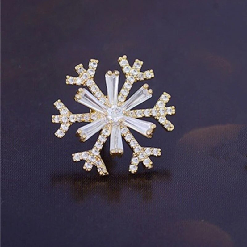 Uus saabumine Crystal Snowflake Prossid Naistele Meestele Talvelilled Pross Pins Pidulikud Kingitused Ehted Pulmapeo kaunistused