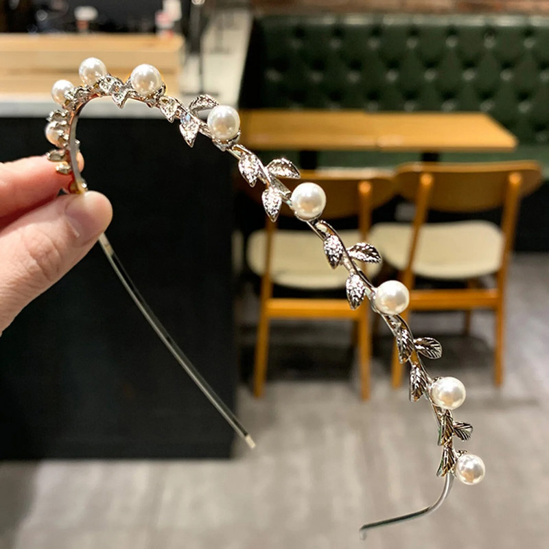 Pruudi pulmapael Pärl-tiaarad naistele Mood metallist juukserõngas Lihtsad tüdrukute peapaelad lehekujulised kroonijuuksed ehted