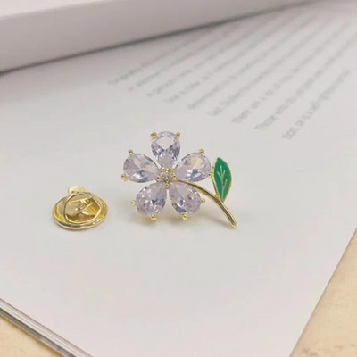 Slatki mali kristalni broš Novi cvjetni broševi protiv odsjaja za žene Fiksirana odjeća Pulover Kaput Značke Igle Dodaci