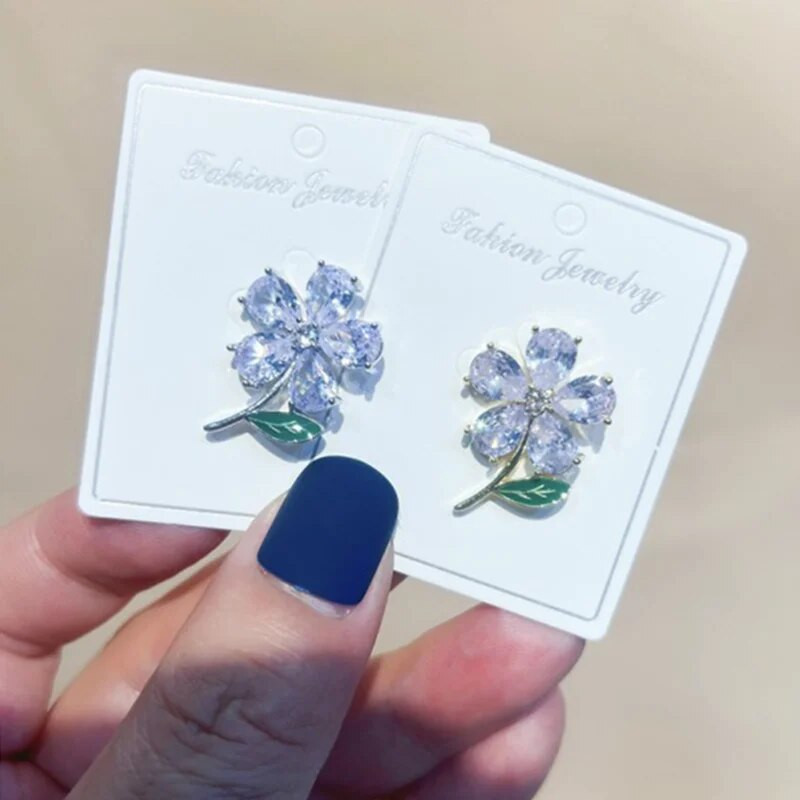 Slatki mali kristalni broš Novi cvjetni broševi protiv odsjaja za žene Fiksirana odjeća Pulover Kaput Značke Igle Dodaci