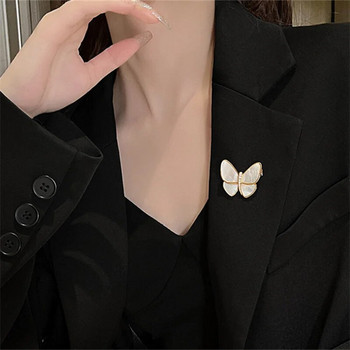 Нови брошки с пеперуди за жени Очарование Кристал Златен цвят Брошка Игли Парти Сватбени подаръци Аксесоари за дрехи Подарък за бижута