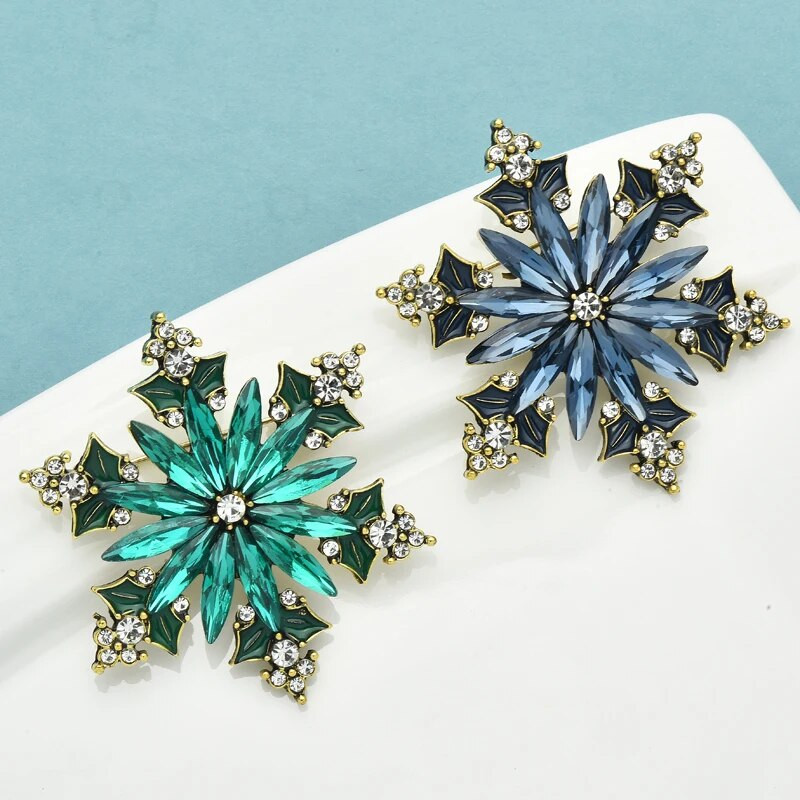 Wuli&baby Kalnų krištolinio akmens sagės su snaigėmis moterims Unisex 2 spalvų žiemos gėlių vakarėlis biuro sagės segtukai Dovanos