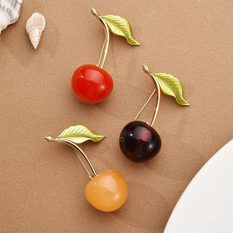 Wuli&baby 2020 uued kirssprossid naistele, 3-värvilised punase emailiga kirsipuuviljad, pulmad, vabaaja peokenõelad, kingitused