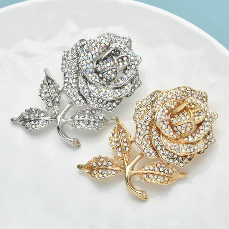 Wuli&baby Big Rose-Lillega prossid naistele Unisex 2-värviline kivist kaunitar Säravad Lilled Peokontori prossinõelad Kingitused