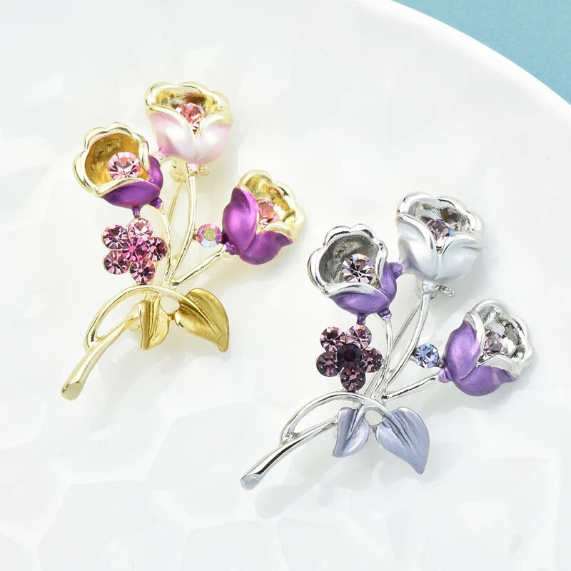 Wuli&baby Valley Lily Flower Καρφίτσες Γυναικείες Unisex Φυτά ομορφιάς με σμάλτο 2 χρωμάτων Δώρα καρφίτσα για πάρτι γραφείου