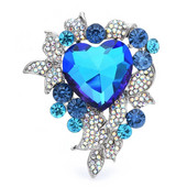 Wuli&baby Crystal Mere Südameprossid Naistele Unisex 3-värviline Palace Style 3-värviline Love Party Office Pross Pin Kingid