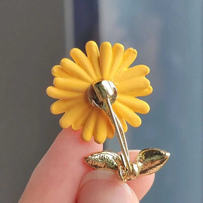 Jaapani ja Korea stiilis armas päevalillest pross Peen päevalillenõel Lihtne moeaksessuaar