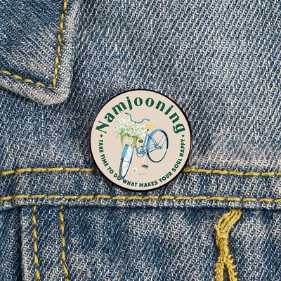 Namjooning roosa trükitud nööpnõel Kohandatud naljakad prossid särk Reväärkott Armas märk Multifilmi emailnõelad armastatud tüdrukusõpradele