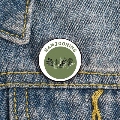 Namjooning roosa trükitud nööpnõel Kohandatud naljakad prossid särk Reväärkott Armas märk Multifilmi emailnõelad armastatud tüdrukusõpradele