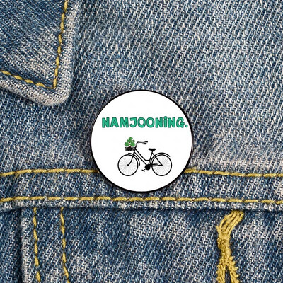 Namjooning roosa trükitud nööpnõel Kohandatud naljakad prossid särk Reväärkott Armas märk Multifilmi emailnõelad armastatud tüdrukusõpradele